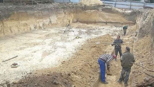 W Kraśniku wykopali ceramikę i monety sprzed wieków