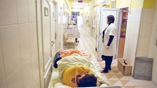 W lubelskich szpitalach więcej chorych, ale będzie mniej łóżek. "Dane ministerstwa nie przystają do rzeczywistości"