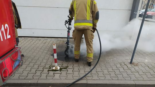 W Lublinie hulajnoga stanęła w ogniu w trakcie jazdy