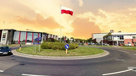 W Lublinie już jest maszt z biało-czerwoną flagą. A gdzie jeszcze będą?