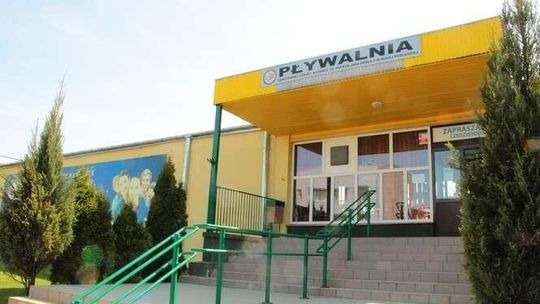 W miejscu dawnego basenu powstanie akademik? Radni się zgodzili