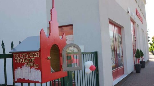 W mieście pojawiły się małe drewniane domki. Co znajdziesz w środku?