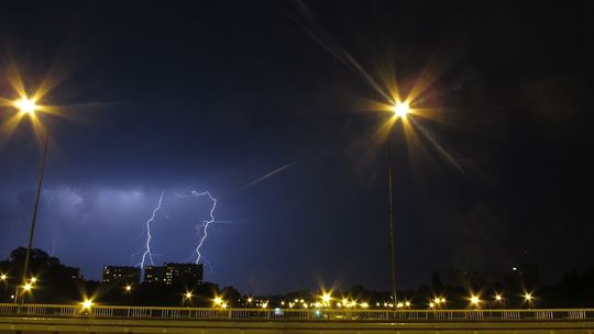 W nocy znowu burze, od jutra trochę chłodniej