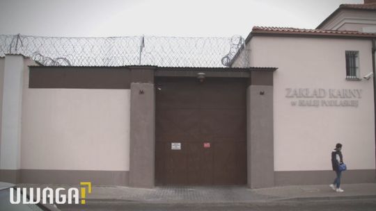 W obronie matki śmiertelnie dźgnął ojca nożem. Dyrektor szkoły poręczył za 17-latka, chłopak już wrócił na lekcje