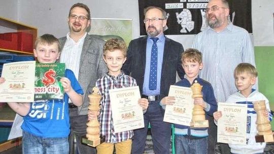 W Osinach rozegrano VII Zimowy Szachowy Turniej dla dzieci o puchar Gaz-System