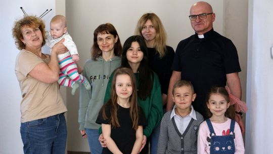 W parafii powstała nowa tradycja. Polacy zapraszają uchodźców na niedzielny obiad