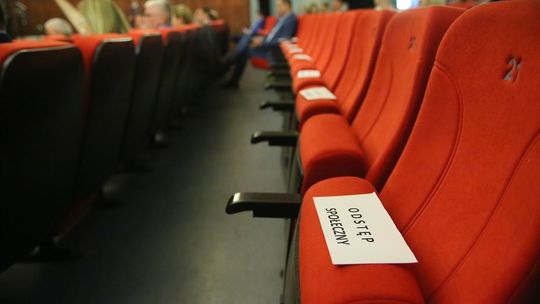 W piątek otwierają teatry i kina. Na film bez popcornu