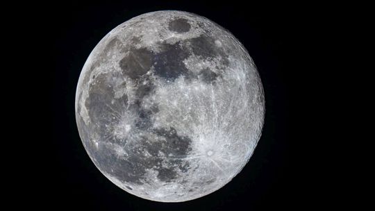 W piątek wyjątkowa pełnia i zaćmienie Księżyca