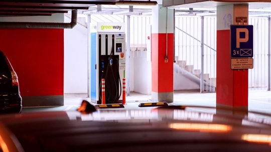 W Plazie naładujesz samochody elektryczne. Powstały tam stacje ładowania
