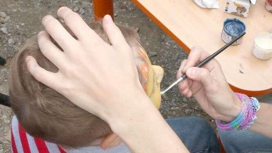 "W pokojach dziecięcych króluje kultura śmierci". W Lublinie o upiornych lalkach i innych zagrożeniach