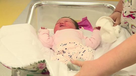 W Polsce urodziło się wyjątkowe dziecko. "Spodziewaliśmy się, że będzie duże, ale nie aż tak"