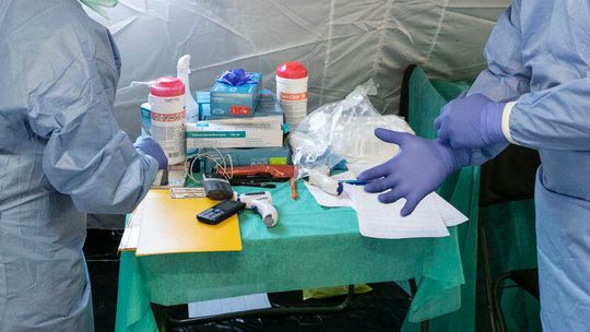 W Polsce wylądował pierwszy samolot z Chin z transportem artykułów ochronnych