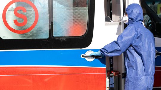 W Polsce zmarło 15 chorych na COVID-19. Kolejne osoby zakażone koronawirusem