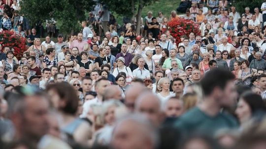 W Polsce żyje ponad milion Ann i 700 tys. Piotrów. Sprawdź inne najpopularniejsze imiona