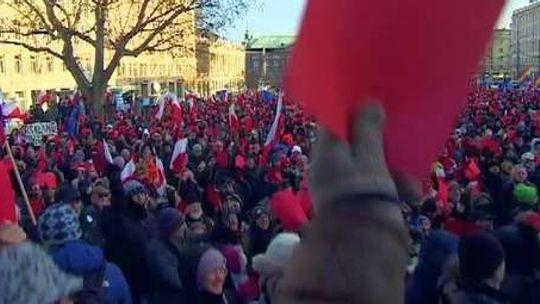 W Poznaniu pokazali rządowi czerwoną kartkę (wideo)
