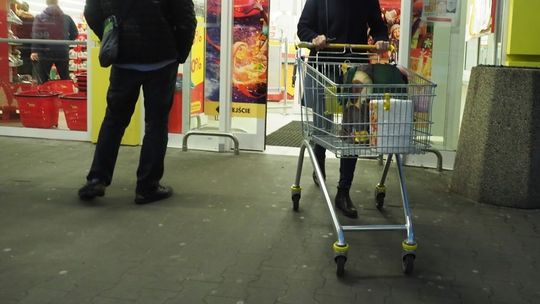 W przyszłym roku zakaz handlu w każdą niedzielę. Rząd analizował czy złagodzić przepisy