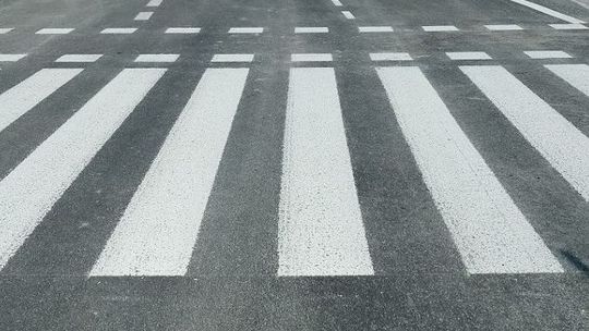 W Puławach miały powstać cztery podświetlane przejścia dla pieszych. Powstaną tylko dwa