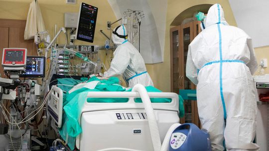 W regionach jest zapas wolnych łóżek i respiratorów dla pacjentów z COVID-19