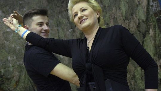 W salsie kobieta rozkwita