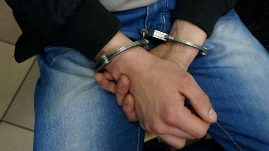 W samochodzie zostawił dzieci, a sam uciekł. Nietypowy finał stłuczki na DK19