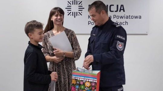 W śniegu znalazł woreczek z pieniędzmi. 12-latek wiedział, co z tym zrobić