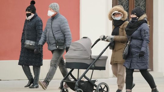 W sobotę zmiana obostrzeń. Przyłbice i szaliki, zamiast maseczek, zakazane