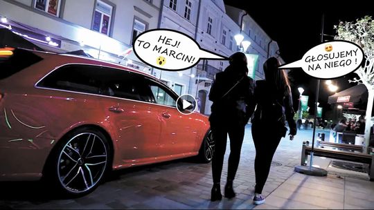 W spocie wyborczym wjechał samochodem na deptak w Lublinie. Kampania w rytmie disco polo