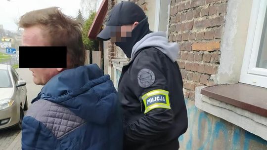 W środku nocy zakrwawionego znaleźli na ul. Kunickiego. Chwilę wcześniej pił z kolegą