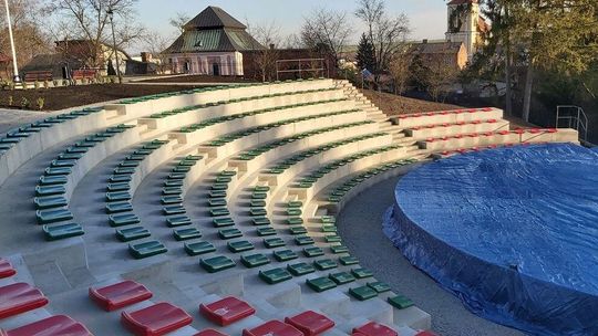 W Szczebrzeszynie powstało Centrum Muzealno-Edukacyjne. Po sąsiedzku jest niezadaszony amfiteatr [zdjęcia]