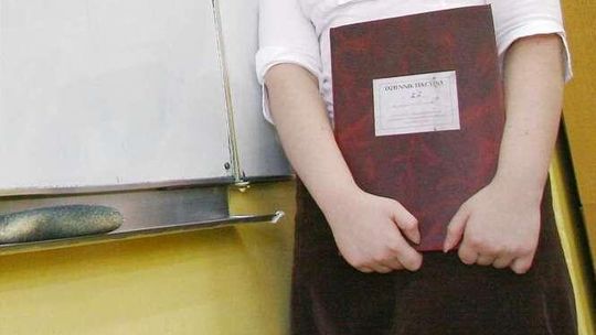 W szkołach znikają dodatkowe "godziny karciane". W ich miejsce "zajęcia opiekuńcze"