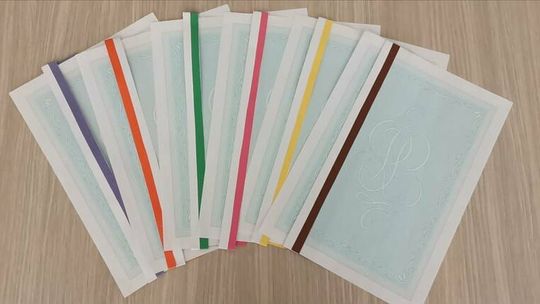 W szkole w Zamościu wszyscy uczniowie dostali świadectwa z paskiem