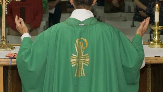 W tej parafii ksiądz na mszy czyta kto ile dał po kolędzie. Nie wszystkim to się podoba