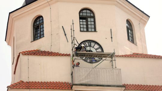 W ten weekend śpimy godzinę krócej? Sprawdź jak pojedzie komunikacja miejska