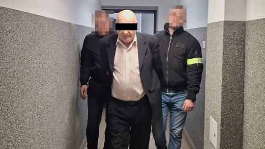 W trakcie ucieczki uderzył w radiowóz