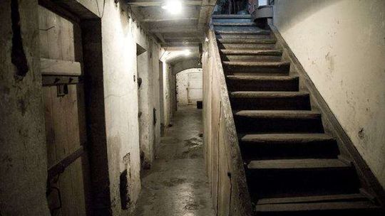 W tym miejscu był areszt Gestapo, potem siedziba UB. Powstanie Muzeum Żołnierzy Wyklętych