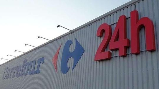 W tym mieście Biedronka i Carrefour są czynne przez całą dobę