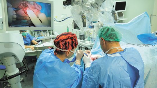 W wielu szpitalach powiatowych brakuje chirurgów. Są problemy z obsadą dyżurów