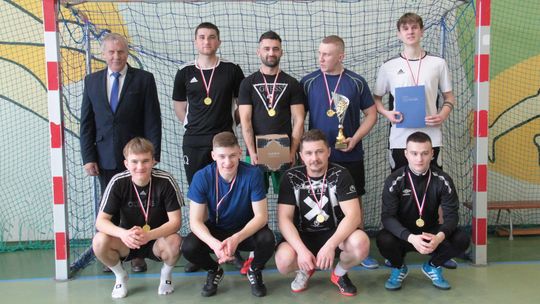 W Wierzbie rozegrano XIV Halowy Turniej Piłki Nożnej o Puchar Wójta Gminy Stary Zamość