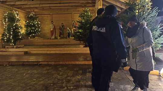 W Wigilię pani Marzena przyszła do szopki w Lublinie z drutem kolczastym