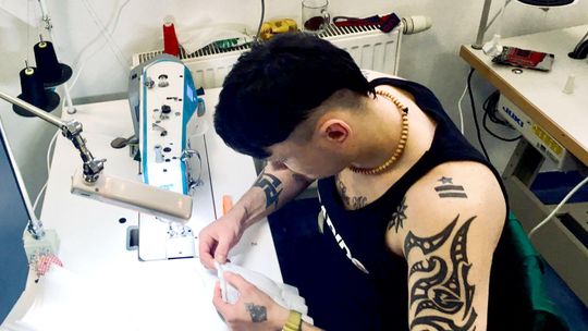 W Zakładzie Karnym w Opolu Lubelskim też szyją sprzęt do ochrony przed koronawirusem