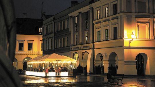 W Zamościu będzie można zasiąść w ogródku restauracyjnym nawet zimą. "Atrakcją jest rynek"