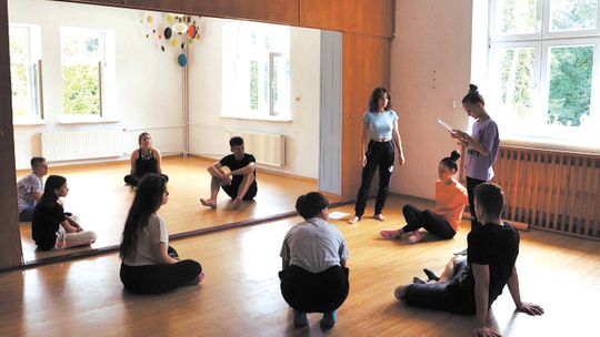 W Zwierzyńcu potrzebują starych gazet. Zagrają w „Domu na Górce”