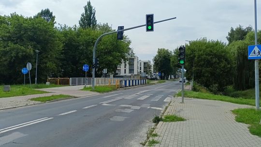 Wahadło na wylotówce z miasta. Zedrą asfalt, wyleją nowy