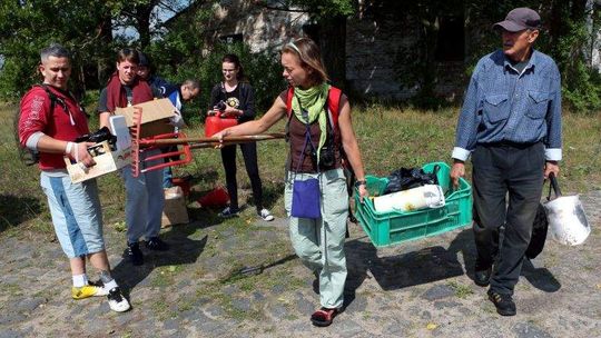 "Wakacje" na wołyńskich cmentarzach. "Wrócimy tam za rok"