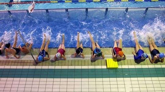 Wakacje w Lublinie: Bezpłatne baseny i boiska dla uczniów. Gdzie będą czynne stołówki?