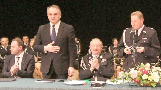 Waldemar Pawlak przyleciał do strażaków (zdjęcia)