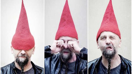 Walę z wolnej rury, kopię, podszczypuję i kłuję. Rozmowa z Jarosławem Koziarą 