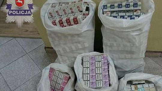 Walizki z nielegalnymi papierosami. 59-latek z Działdowa zatrzymany