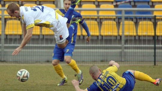 Walka, zmarnowany karny i remisowe derby