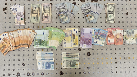 Przejścia graniczne z Ukrainą i Białorusią w województwie lubelskim od lat są miejscem, gdzie pomysłowość podróżnych nie zna granic. Jednak statystyki za pierwsze trzy miesiące tego roku pokazują, że próby przemytu gotówki stają się coraz bardziej zuchwałe.